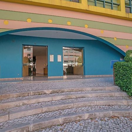 1-Minute Walk To The Metro And 2 To The Supermarket Lisboa Ngoại thất bức ảnh