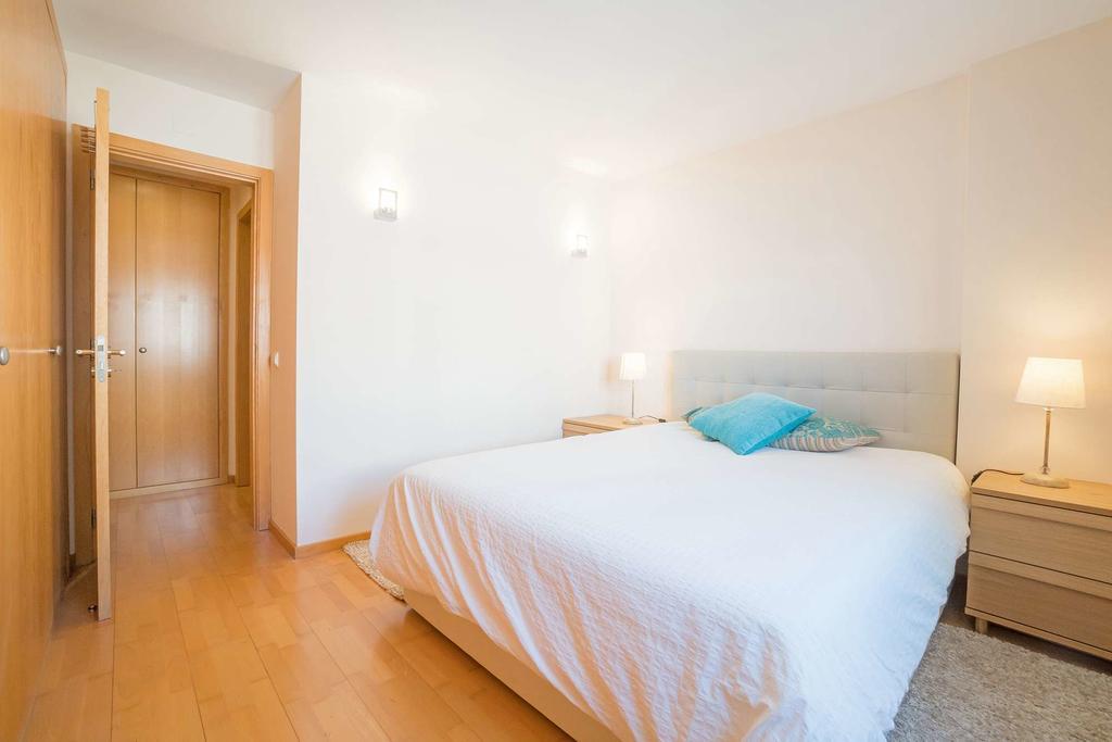 1-Minute Walk To The Metro And 2 To The Supermarket Lisboa Ngoại thất bức ảnh